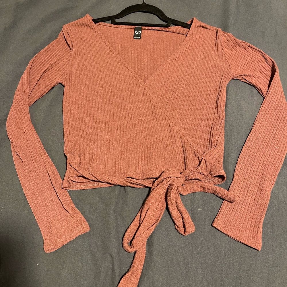 Windsor long sleeve tied bottom top